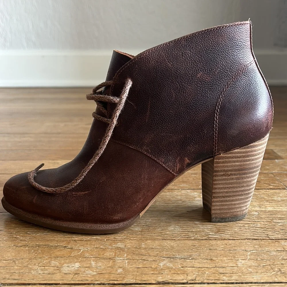 UGG Australia Chestnut Mackie Smooth Leather Boot women's size 9 - Picture 7 of 9